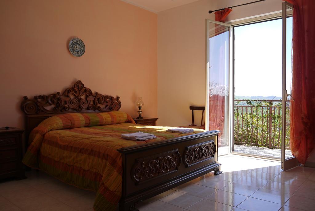Casa Vacanze Laura Villa Caltanissetta Exterior foto